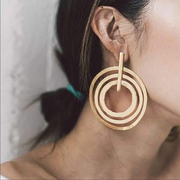 ✨ NEW Large Loop Gold Hoop Earrings - Picture 1 of 7